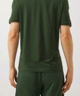 Camiseta con logotipo dorado de EA7 Emporio Armani