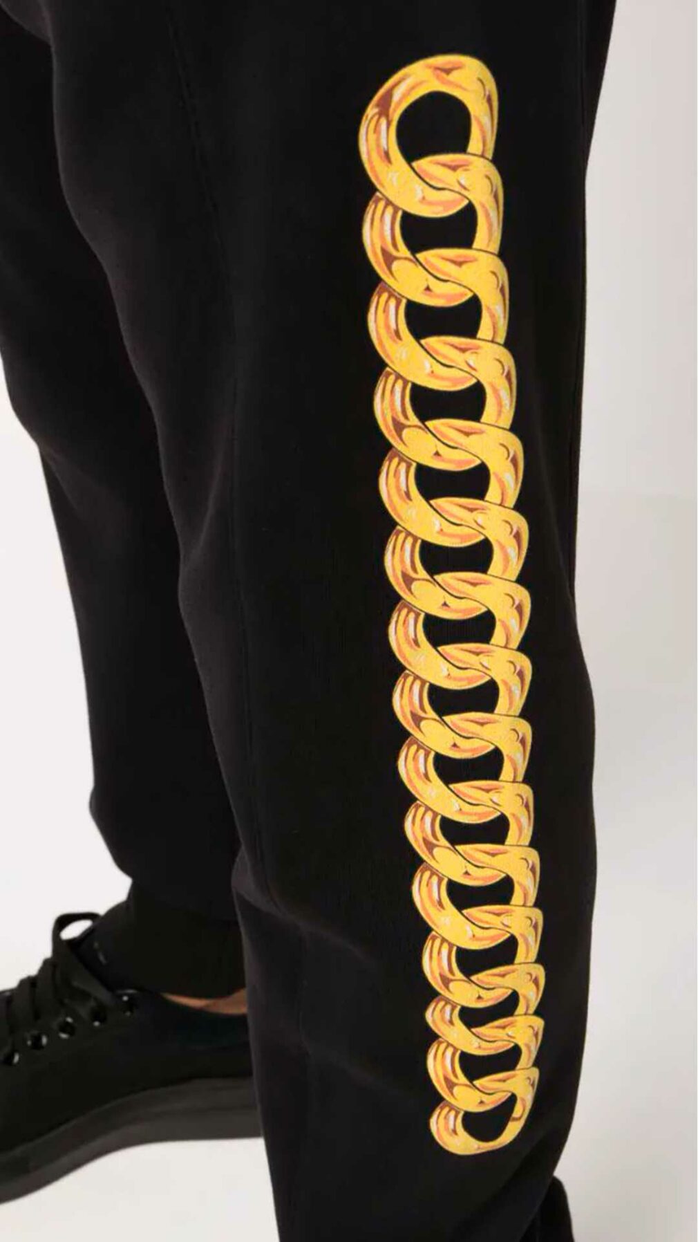 Pantalón de chándal con estampada de cadena de Versace Jeans Couture