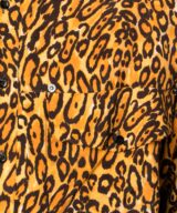 Camisa Moschino con estampado de leopardo