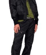 Pantalón cargo con cremallera de Moschino