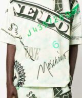 Camiseta con estampado gráfico de Moschino