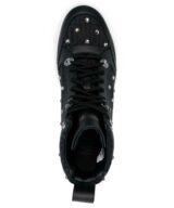 Deportiva con detalles de cristales de Moschino