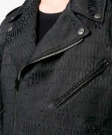 Chaqueta biker con logo en relieve Moschino