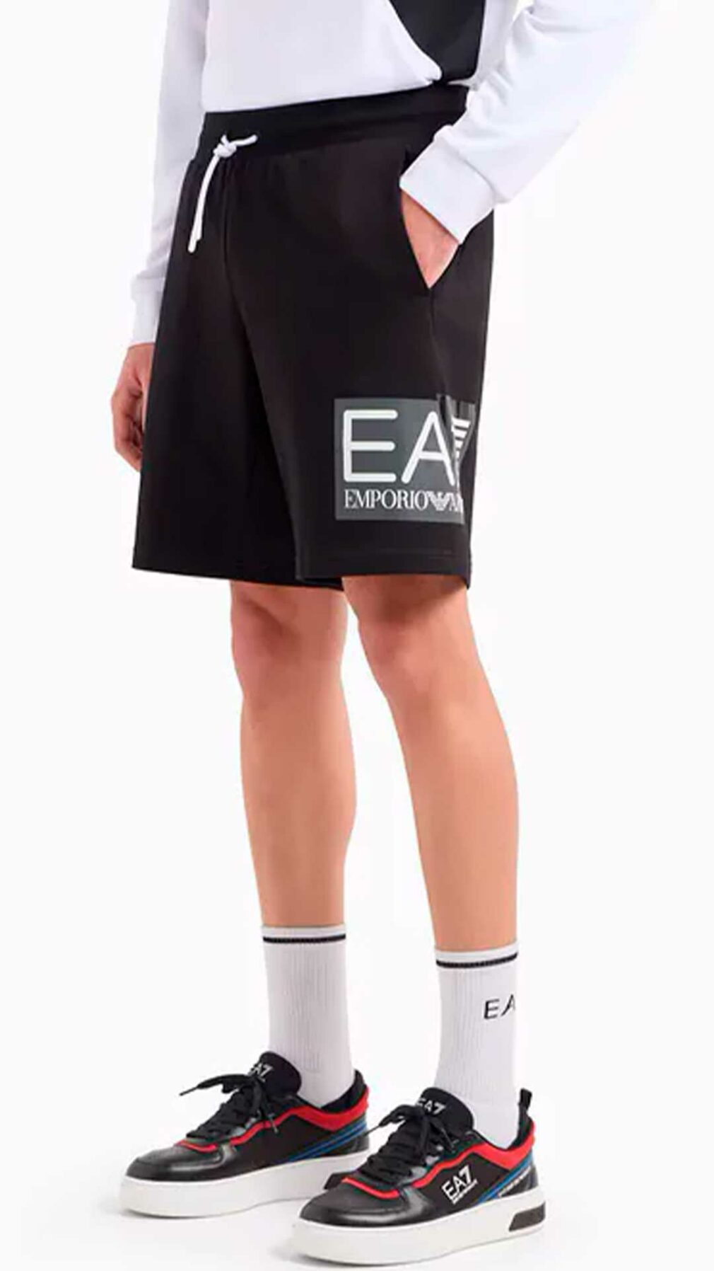 Pantalón corto EA7 Emporio Armani con logotipo