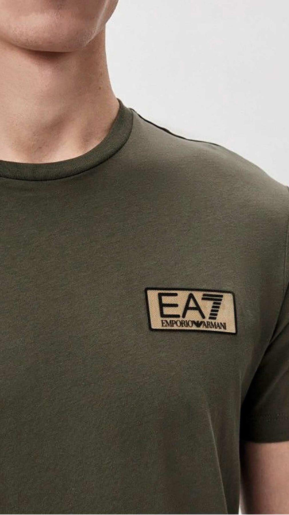 Camiseta EA7 Emporio Armani ajustada