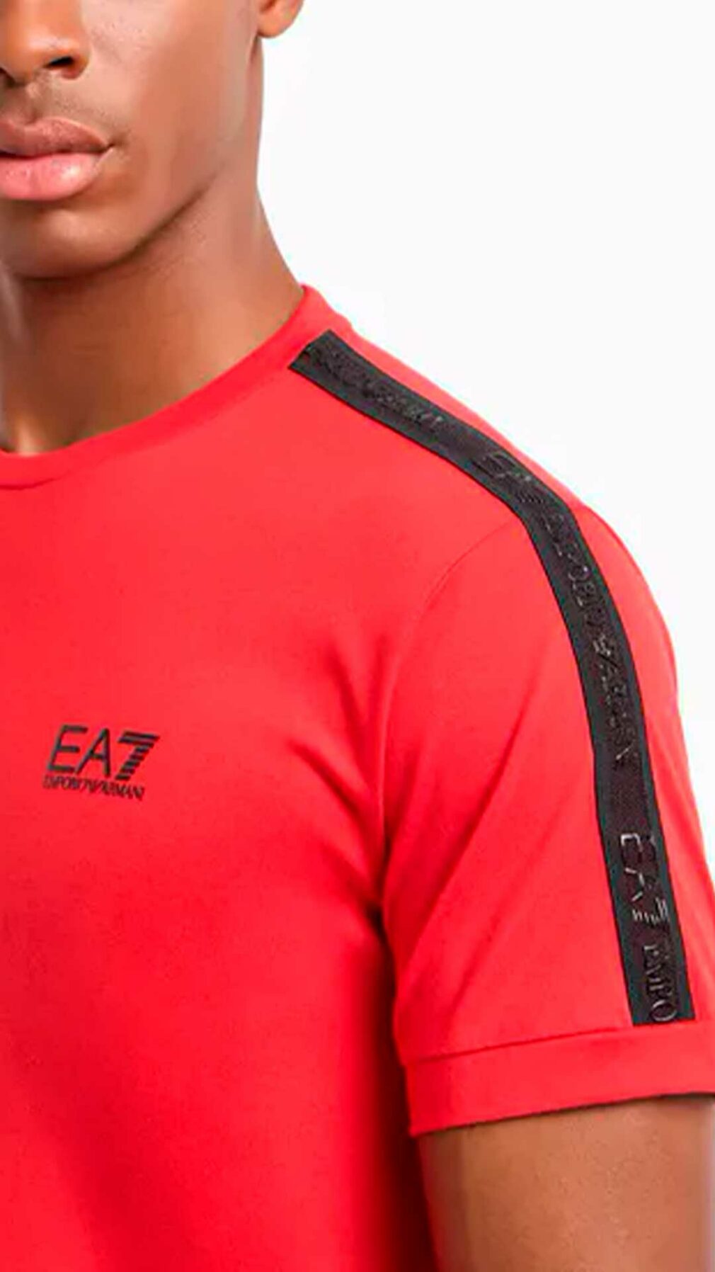 Camiseta EA7 Emporio Armani con logotipo