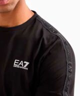 Camiseta EA7 Emporio Armani con logotipo