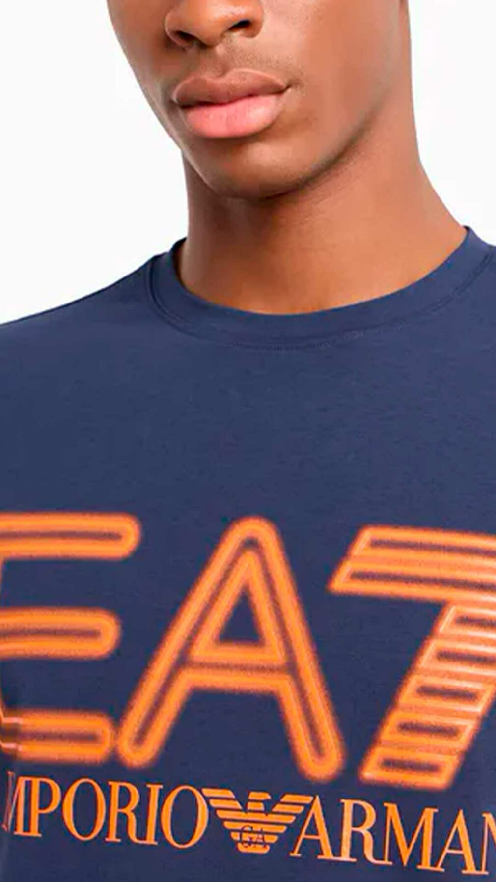 Camiseta EA7 Emporio Armani con logotipo