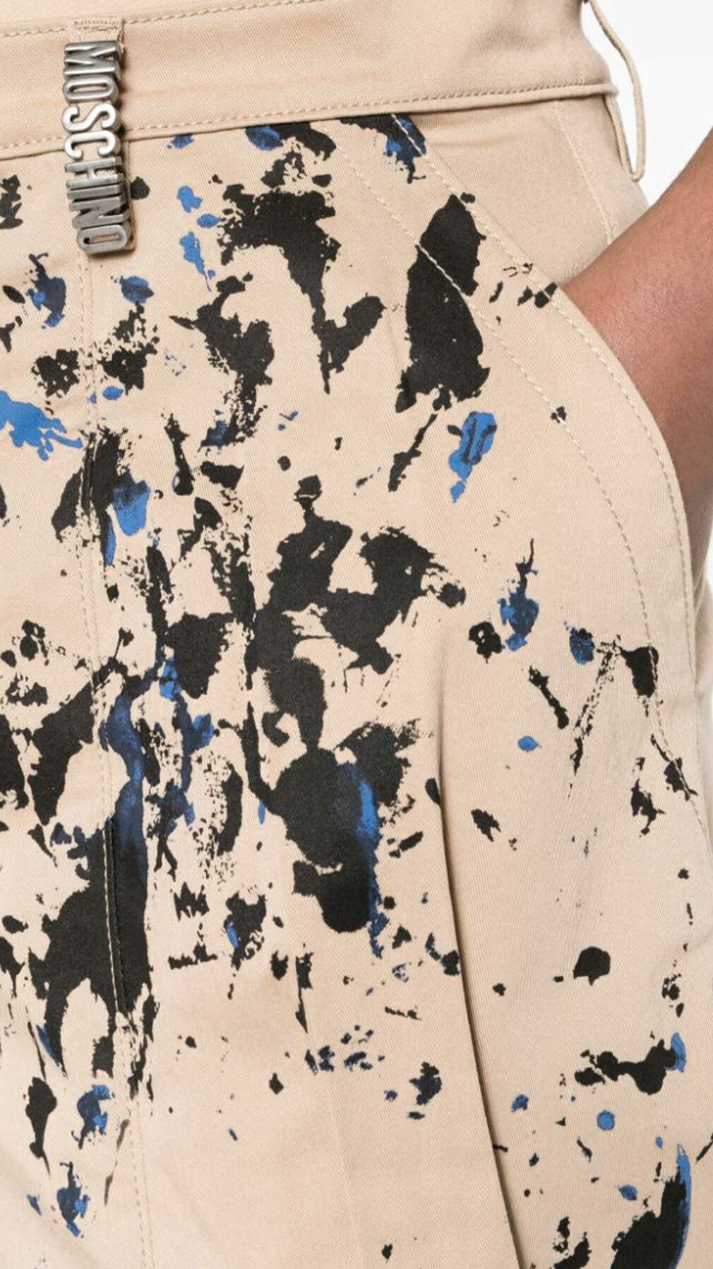 Bermudas Moschino con estampado de manchas de pintura