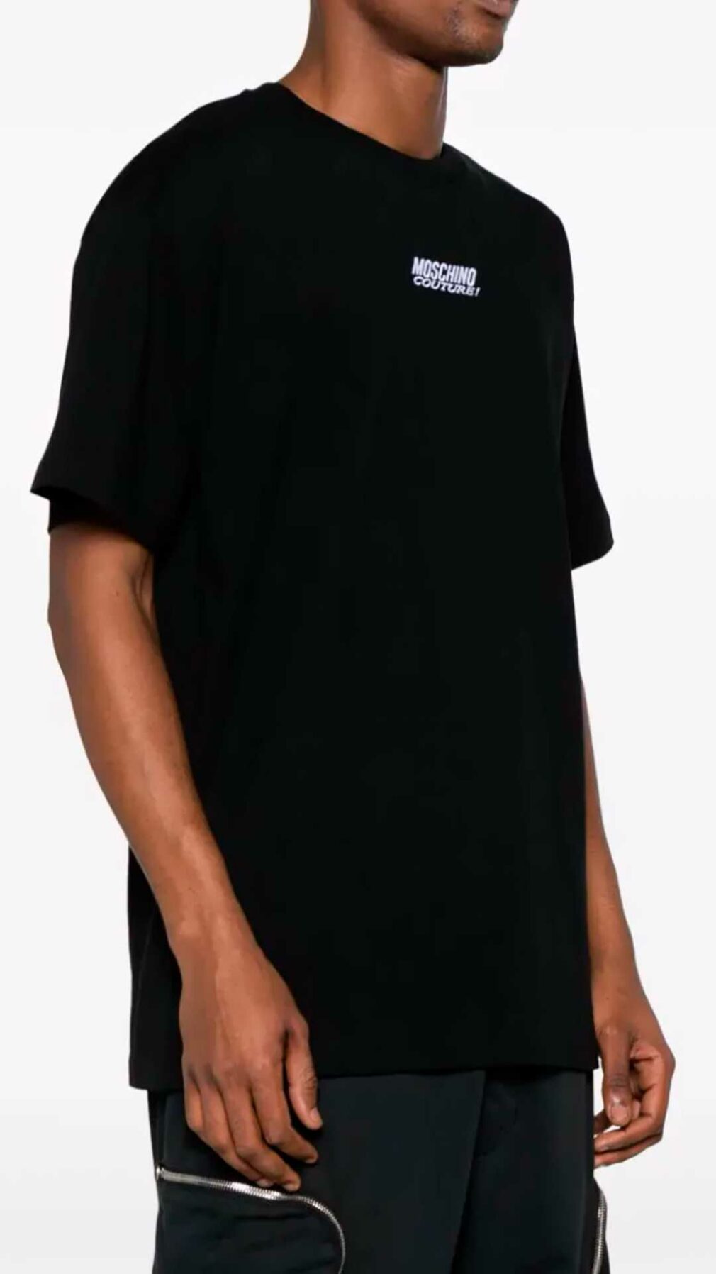 Camiseta Moschino con logotipo bordado