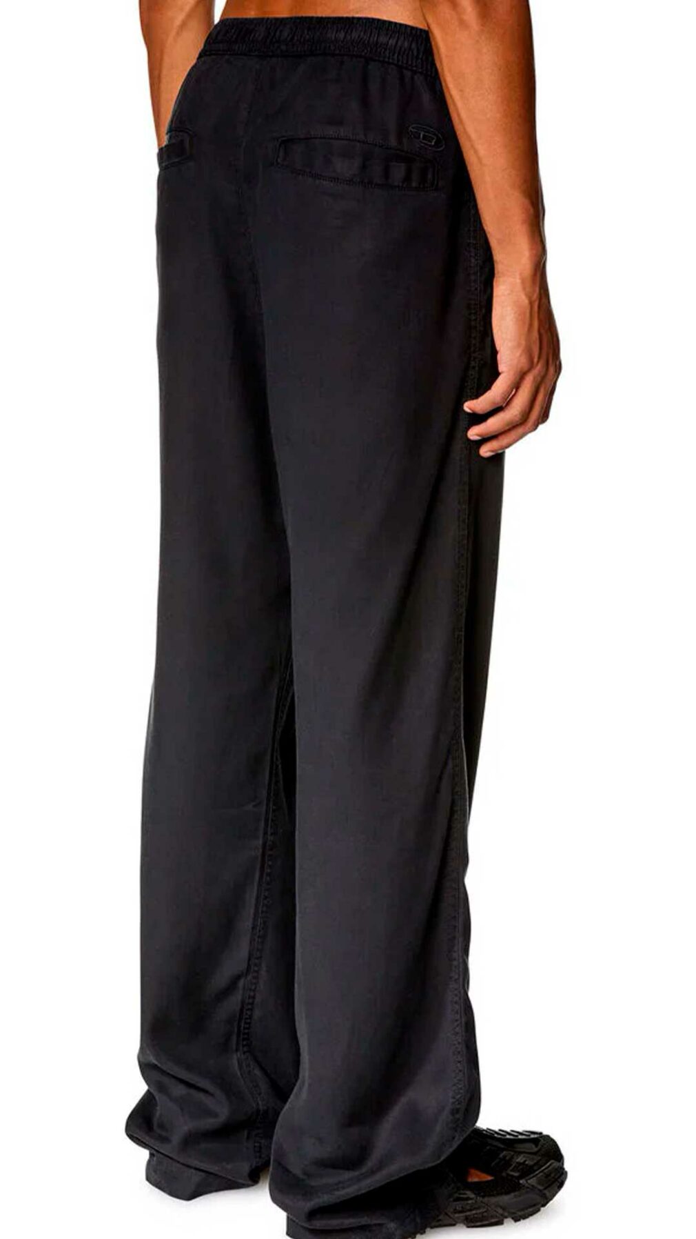 Pantalón Diesel fluido de corte recto