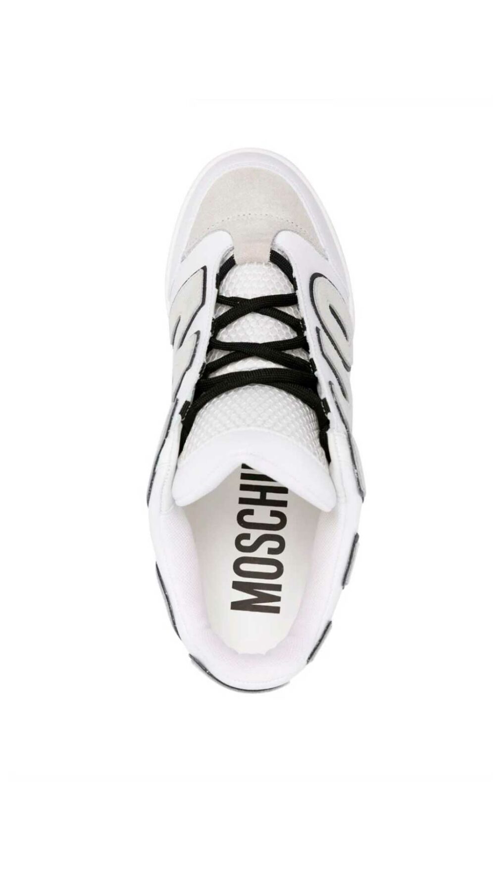 Deportiva Moschino con letras del logotipo