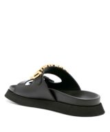 Sandalias Moschino con letras del logotipo