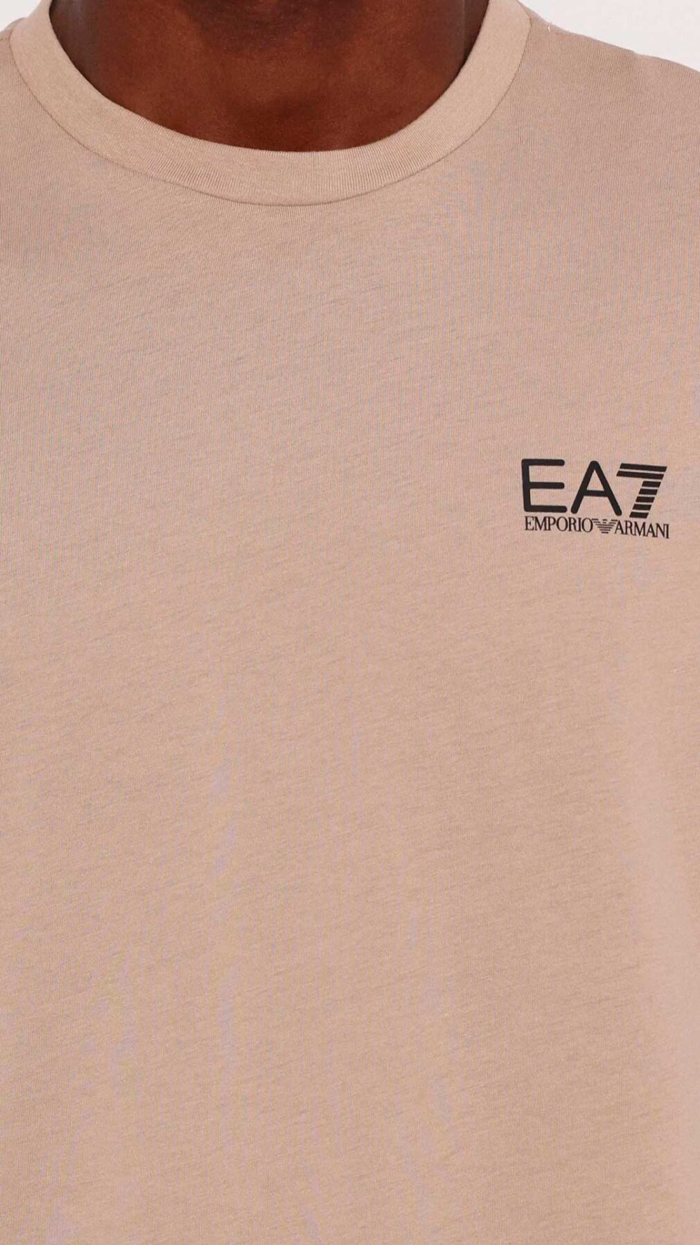 Camiseta EA7 Emporio Armani con logotipo