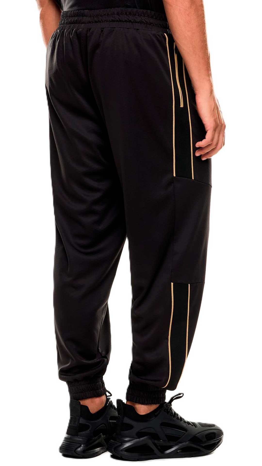 Pantalón deportivo EA7 Emporio Armani corte ajustado