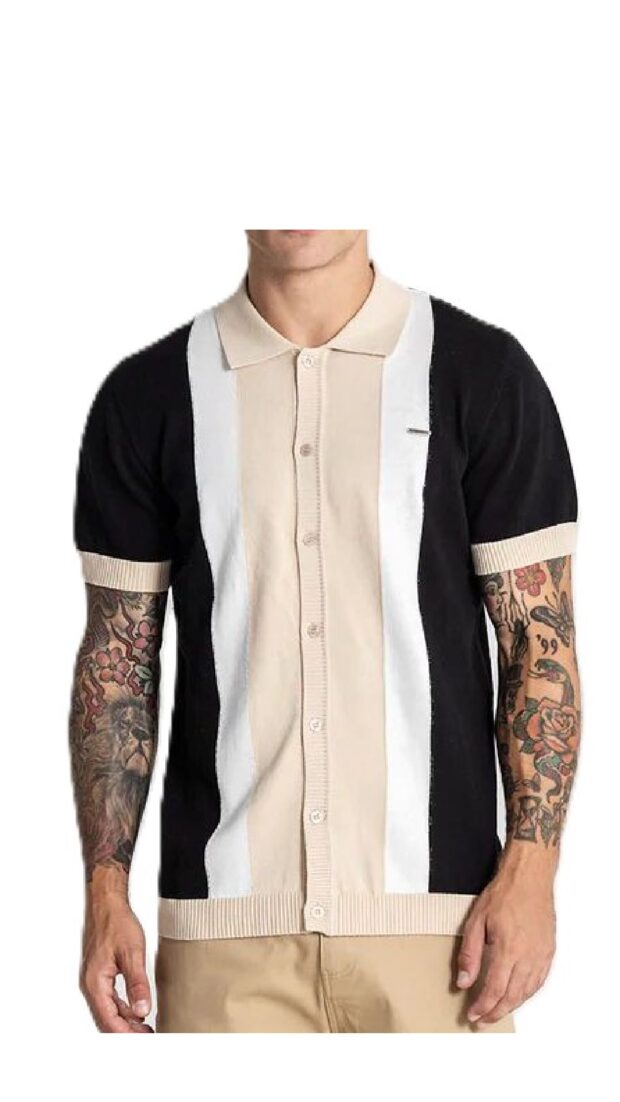 Camisa ajustada de algodón con placa del logotipo